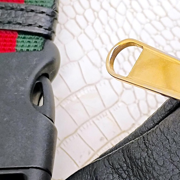 EXTREMELY RARE XXL Gucci Black Gucci Printed Bum Bag Crossbody Italian Calfskin. - Picture 9 of 16